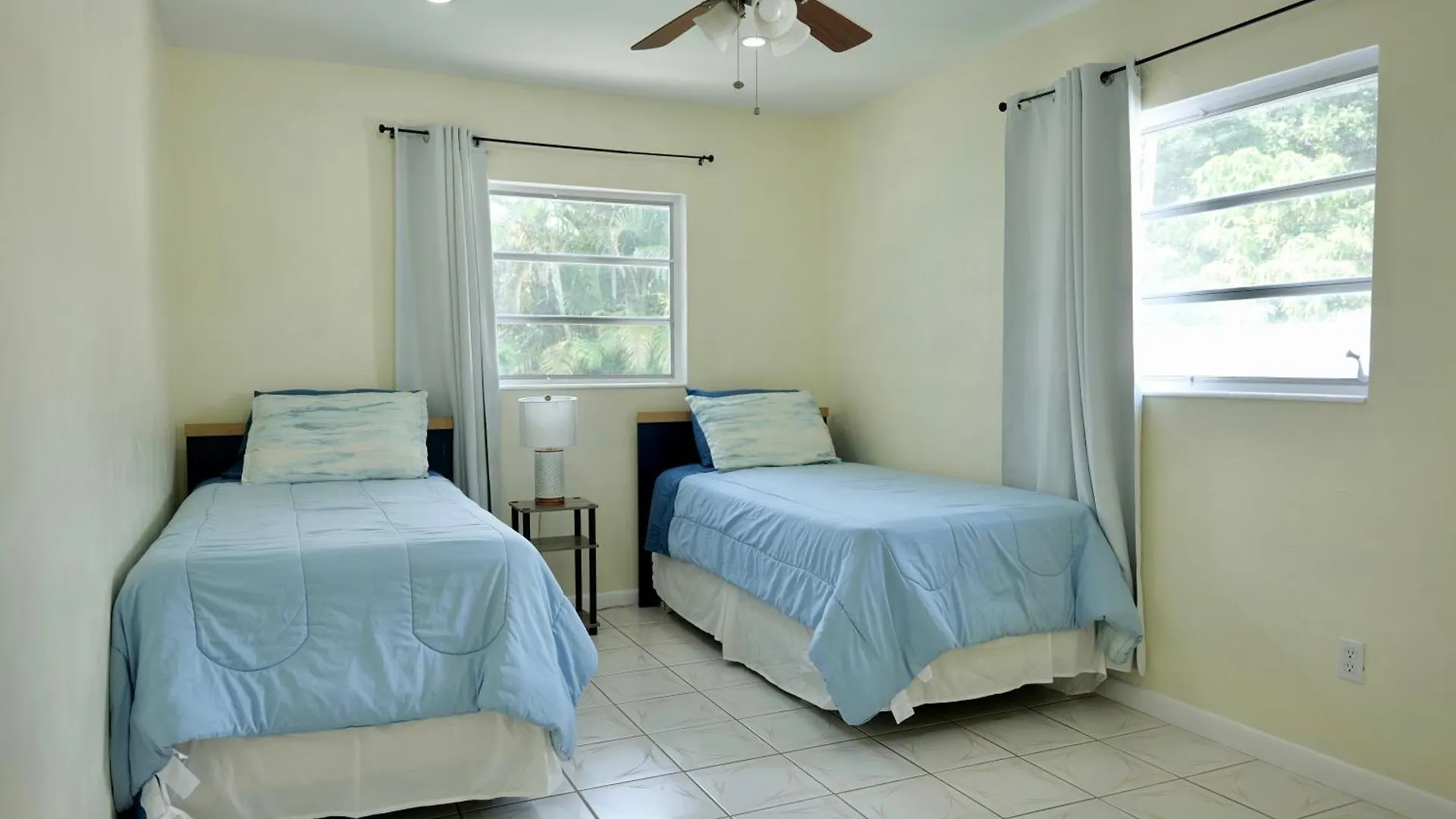 בית נופש טאמפה Cozy & Spacious Near Stadium