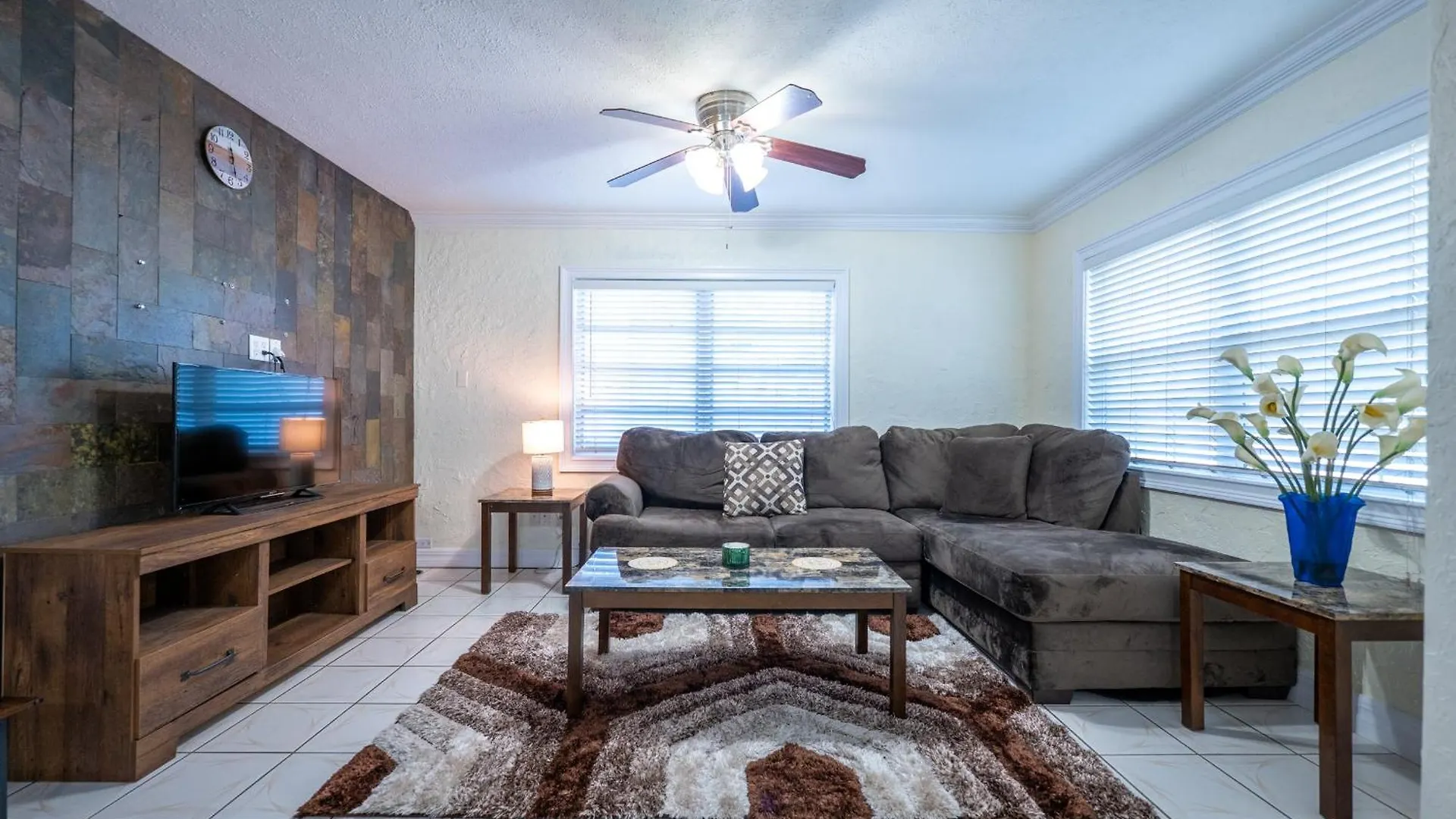 טאמפה Cozy & Spacious Near Stadium