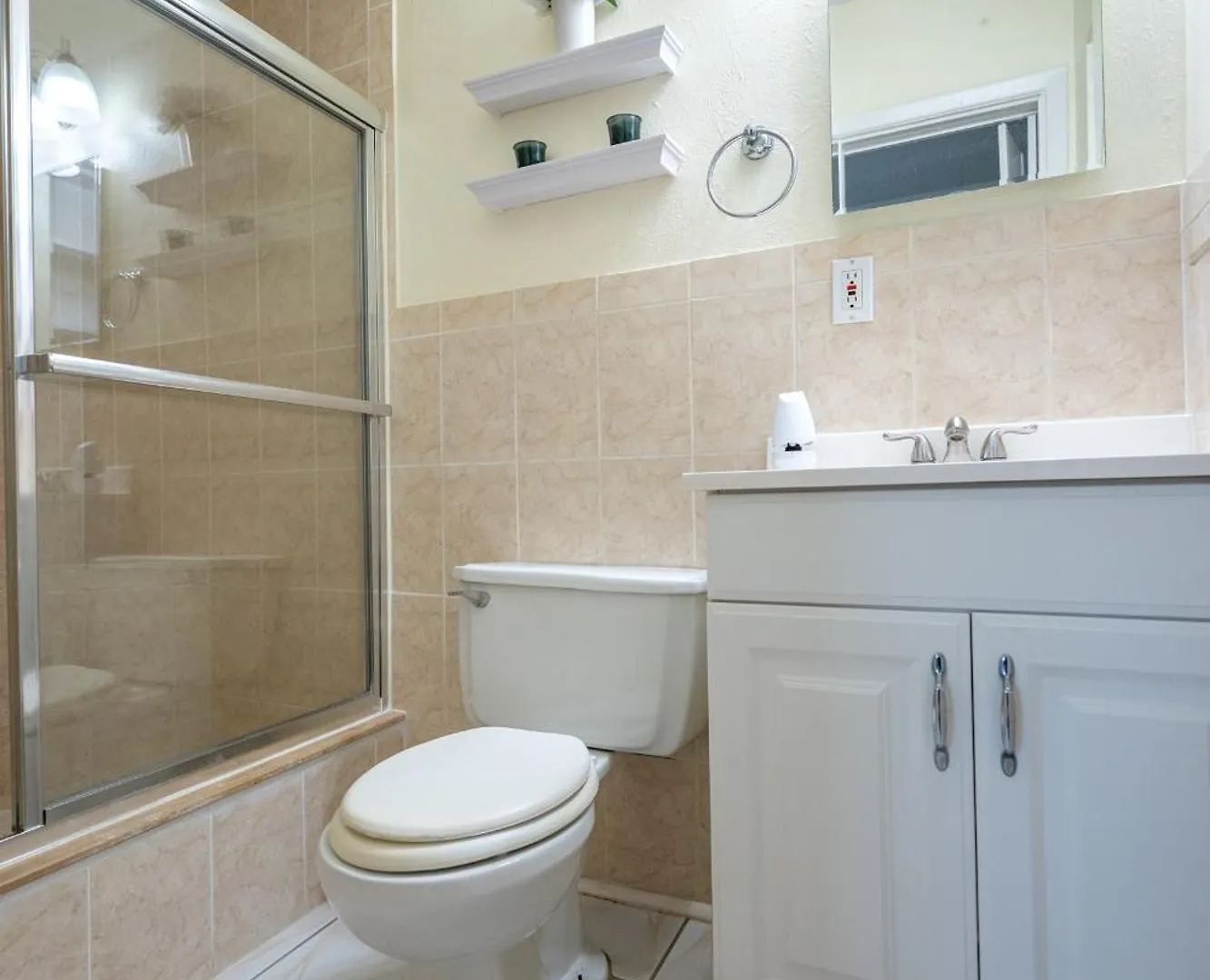 טאמפה Cozy & Spacious Near Stadium 0*,  ארצות הברית
