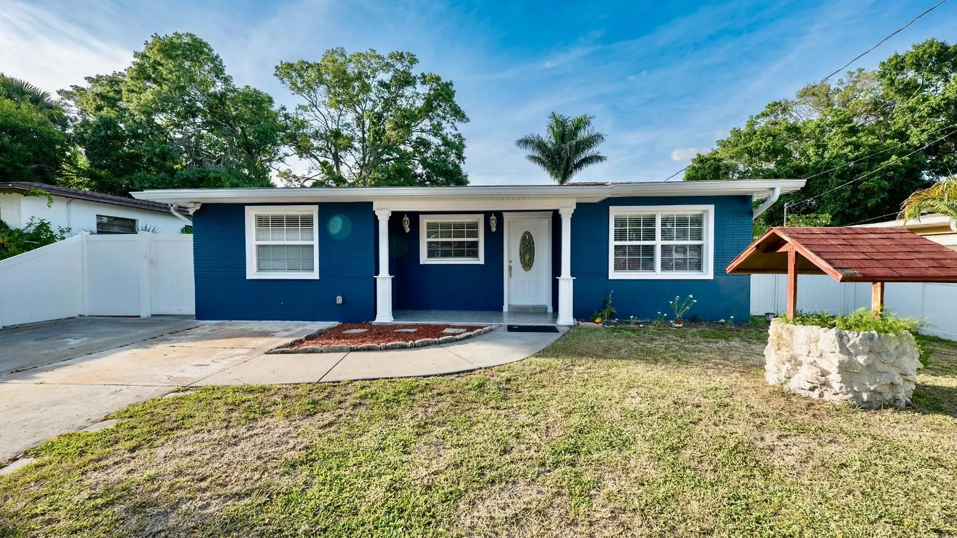 Cozy & Spacious Near Stadium Tampa